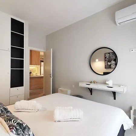 Stylish Next To Metro And Acropolis Apartment *